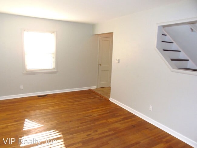 Building Photo - 3 br, 1 bath House - 1011 Mohican Ave.