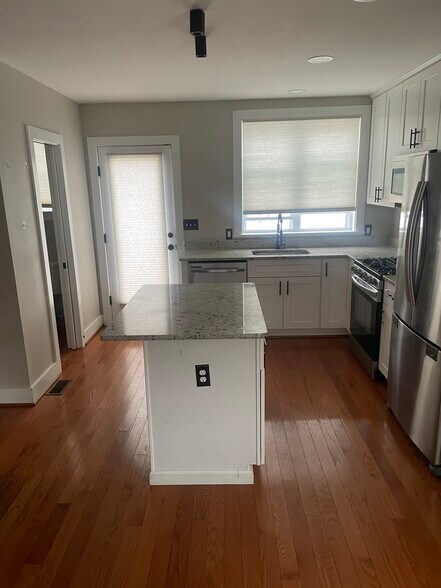 Building Photo - 4208 Fort DuPont Ter SE