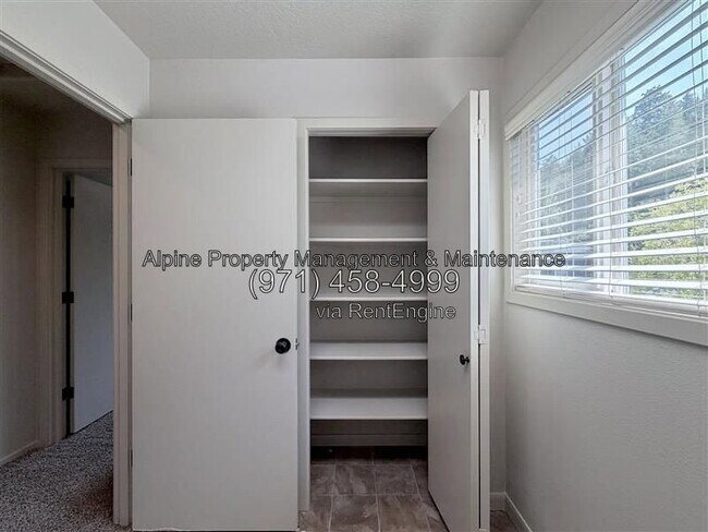 Building Photo - 13119 SW 154th Ave