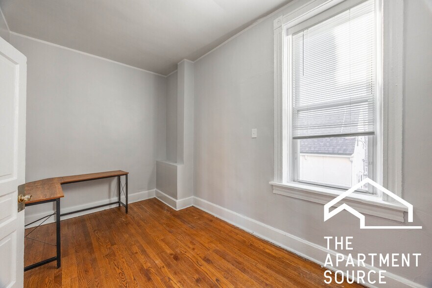 Building Photo - 2609 W Thomas St