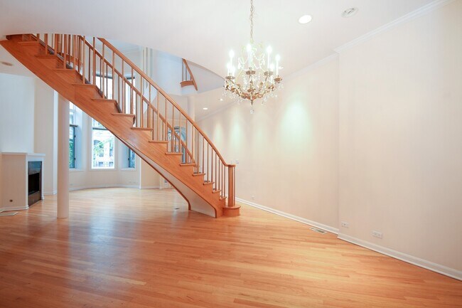 Building Photo - 26 E Division St