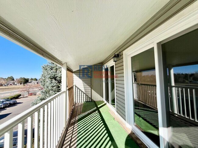 Building Photo - 920 S Walden Way