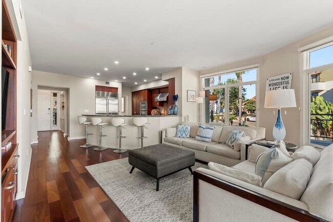 Building Photo - 5460 La Jolla Blvd