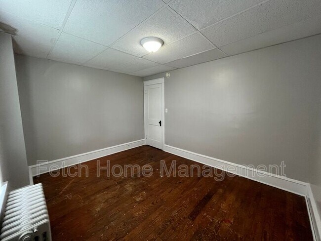 Building Photo - 23 S Custer Ave