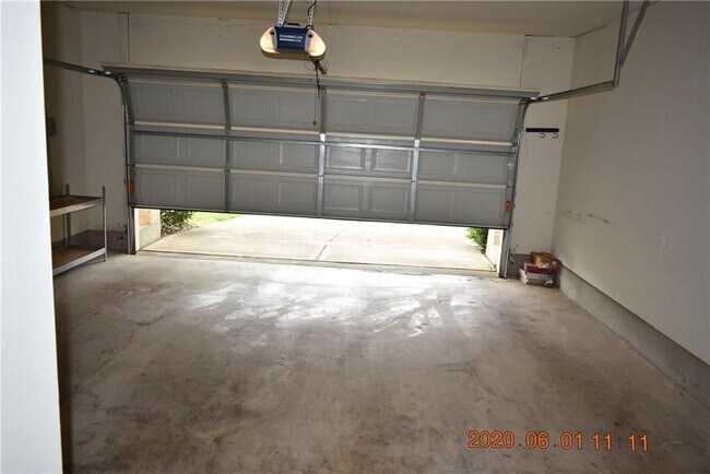 Building Photo - 10016 Liriope Cove