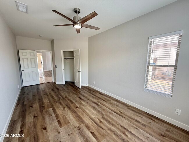 Building Photo - 6558 W Townley Ave
