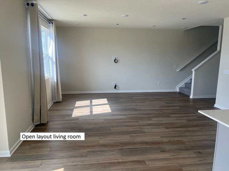 Building Photo - 3820 Sterling Dr