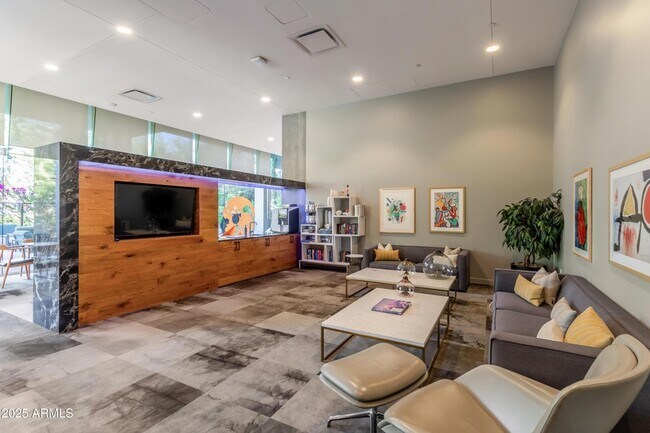 Building Photo - 7120 E Kierland Blvd