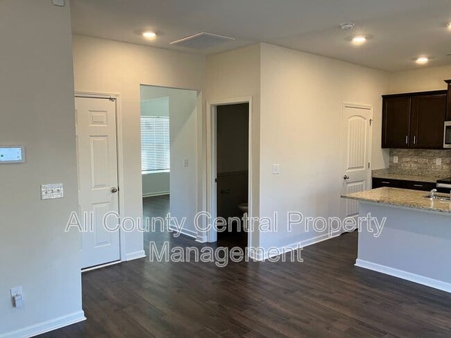 Building Photo - 22730 Duffee Ln