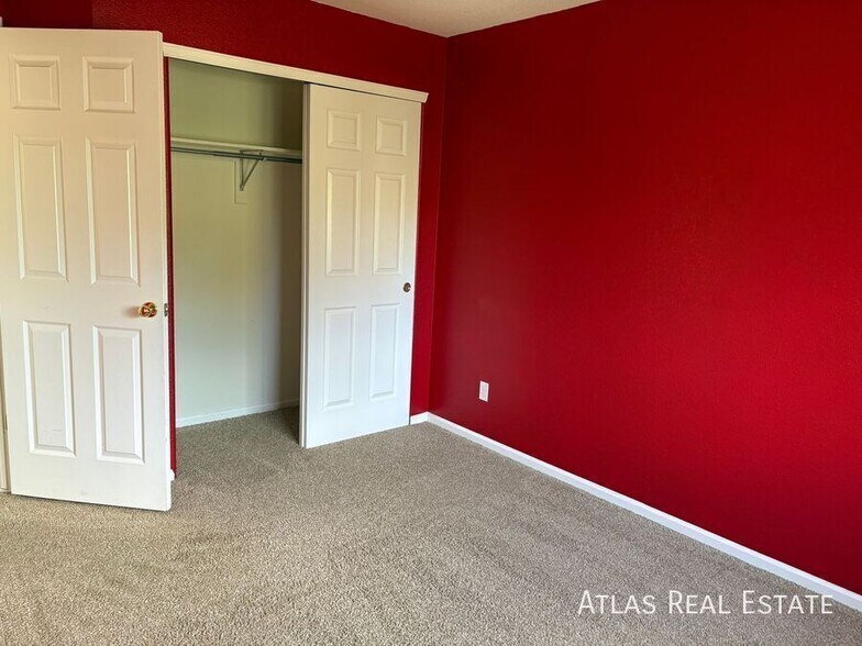 Building Photo - 1071 Thornbury Pl