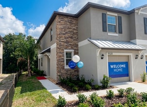 Building Photo - 9528 Pembrooke Pines Dr