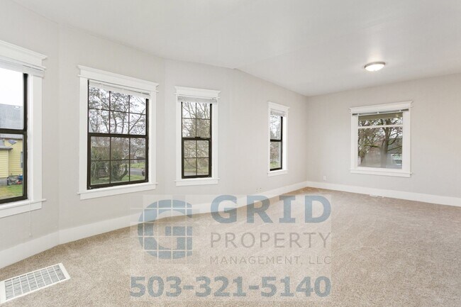 Primary Photo - Spacious Craftsman Home - Huge Lot - N Por...