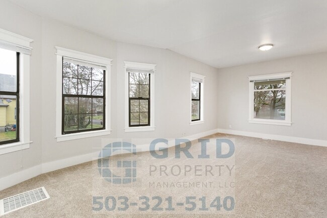 Building Photo - Spacious Craftsman Home - Huge Lot - N Portland!