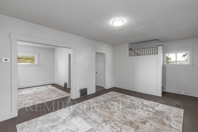 Building Photo - 3 Bed Home with Private Parking & Yard – $1,495/mo