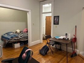 Building Photo - 126 Warren St