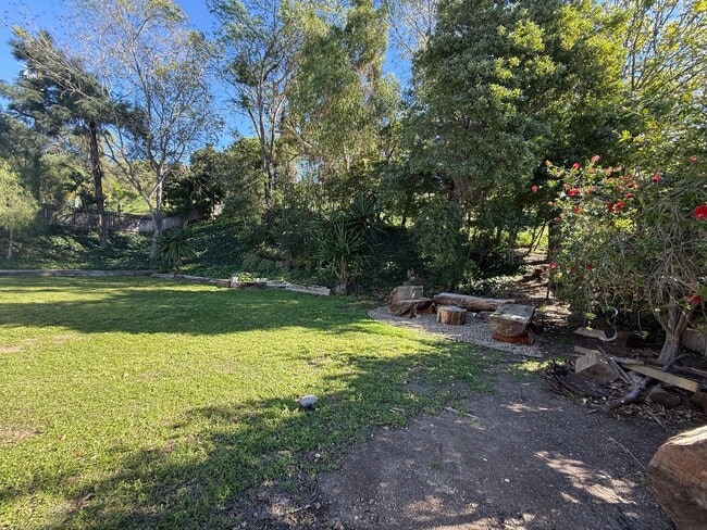 Building Photo - Remodeled - 3 bed, 2 bath single story home in Thousand Oaks