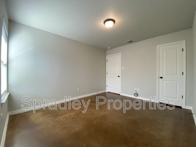 Building Photo - 206A Sparrow Cove