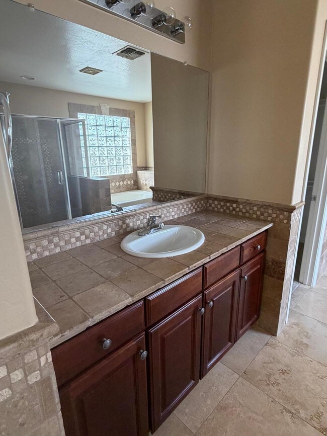 Building Photo - 3436 E Casa Mader Dr