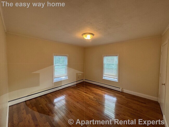 Building Photo - 213 Beacon St