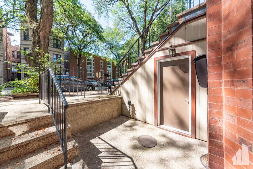Building Photo - 1446 W Lexington St
