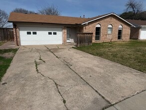 Building Photo - 315 Paldao Dr