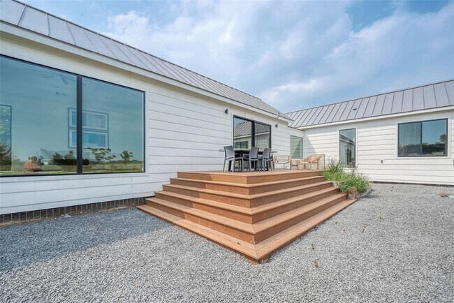 Building Photo - 8654 Fm 2145 Rd