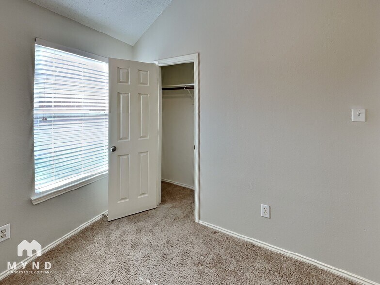 Building Photo - 4611 Basil Dr