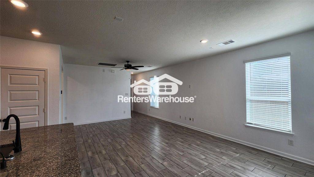 Building Photo - 9818 Mls Fld Dr