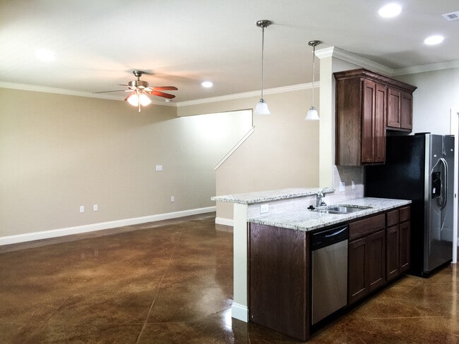 Building Photo - 2933 Savannah Ct