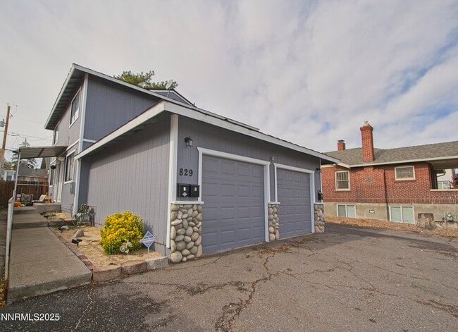 Building Photo - 829 Plumas St