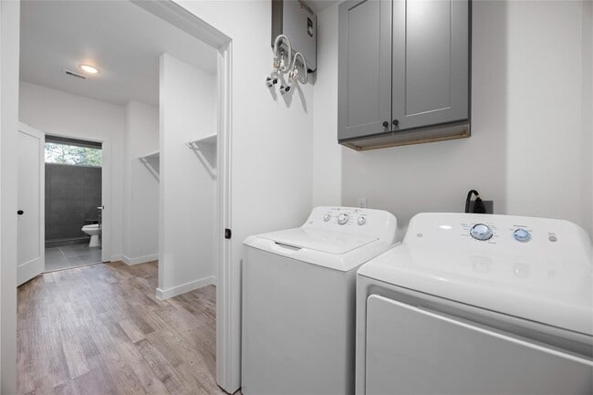 Building Photo - 13838 Bee Flower Ln