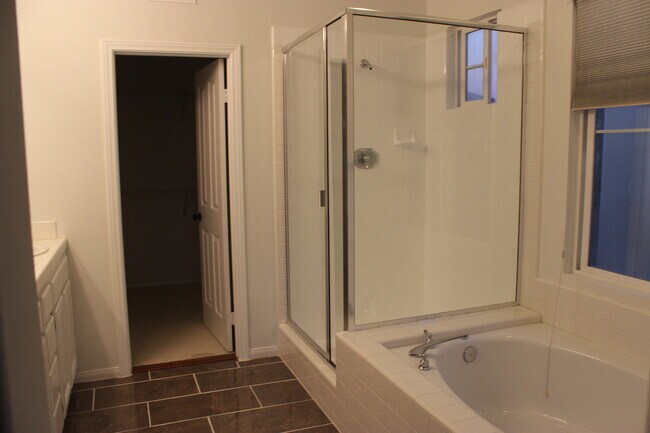 Building Photo - 39 Whispering Pine