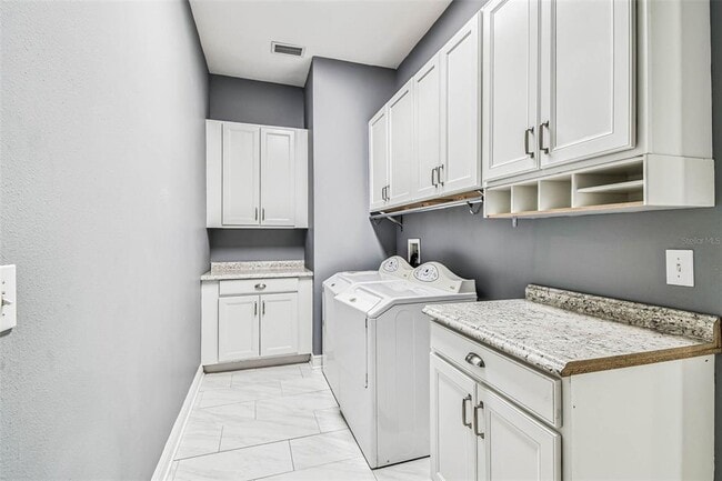 Building Photo - 8249 Cressida Ct