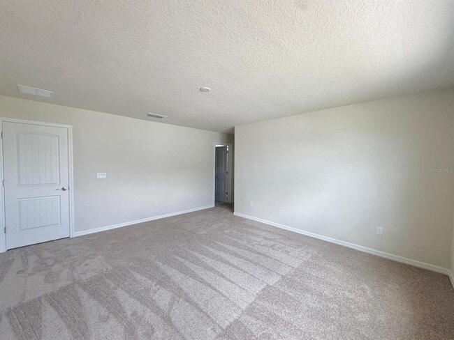 Building Photo - 6985 Oak Commons Way