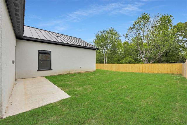 Building Photo - 409 Dallas St