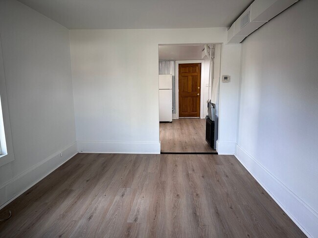 Building Photo - 303 Weston Ave