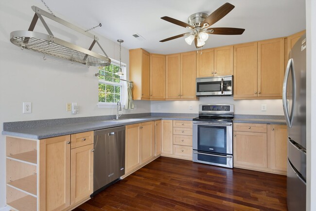Building Photo - 645 Riva Ridge Rd