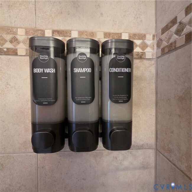 Building Photo - 9005 Pine Hill Rd