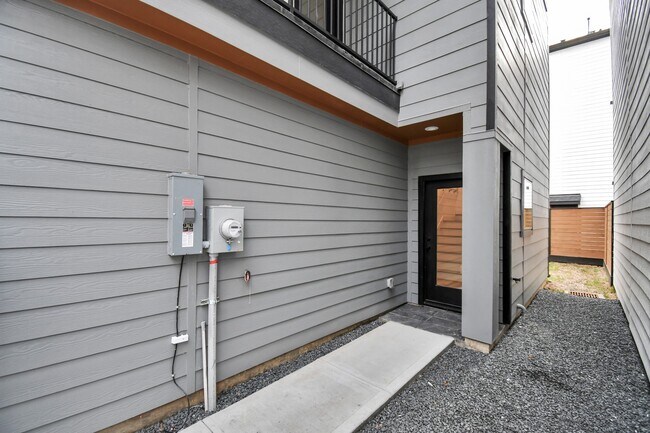 Building Photo - 2313 Eagle St