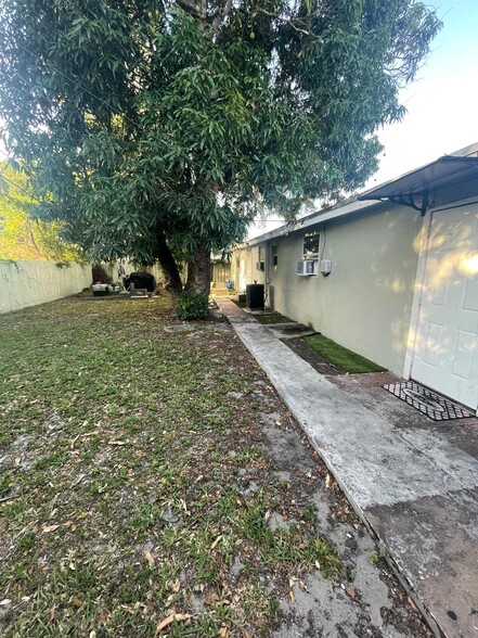 Building Photo - 17011 NW 33rd Ct