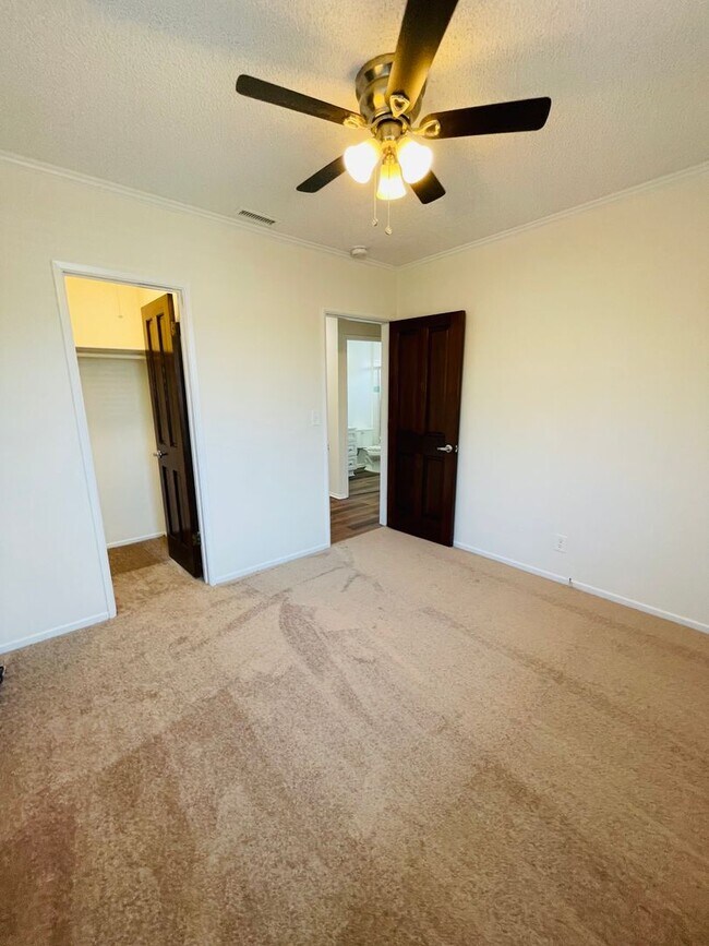 Building Photo - Lomita - Traditional Style - 4 bd / 2 ba H...