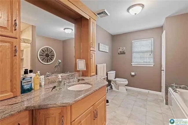 Building Photo - 2084 Johnston Dr