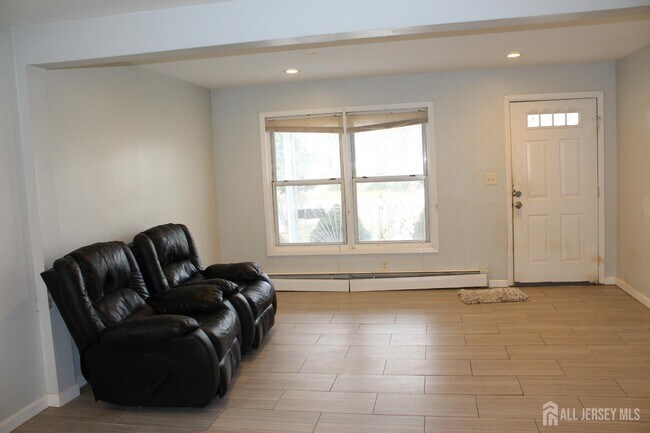 Building Photo - 899 Green St