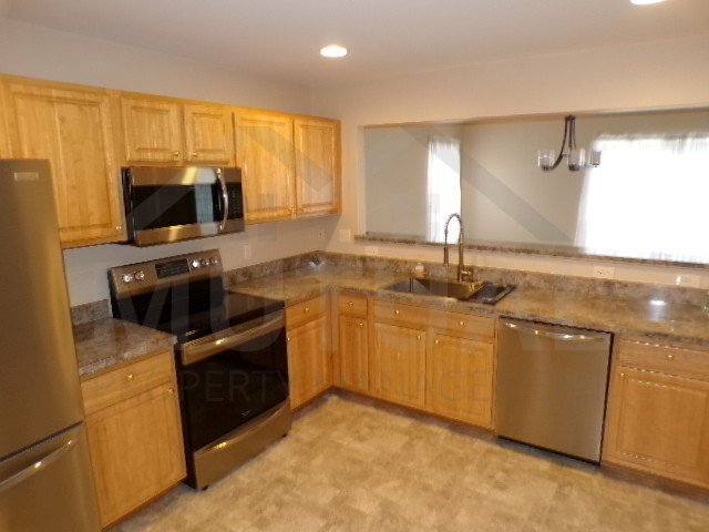 Building Photo - 6575 Cortland Ave