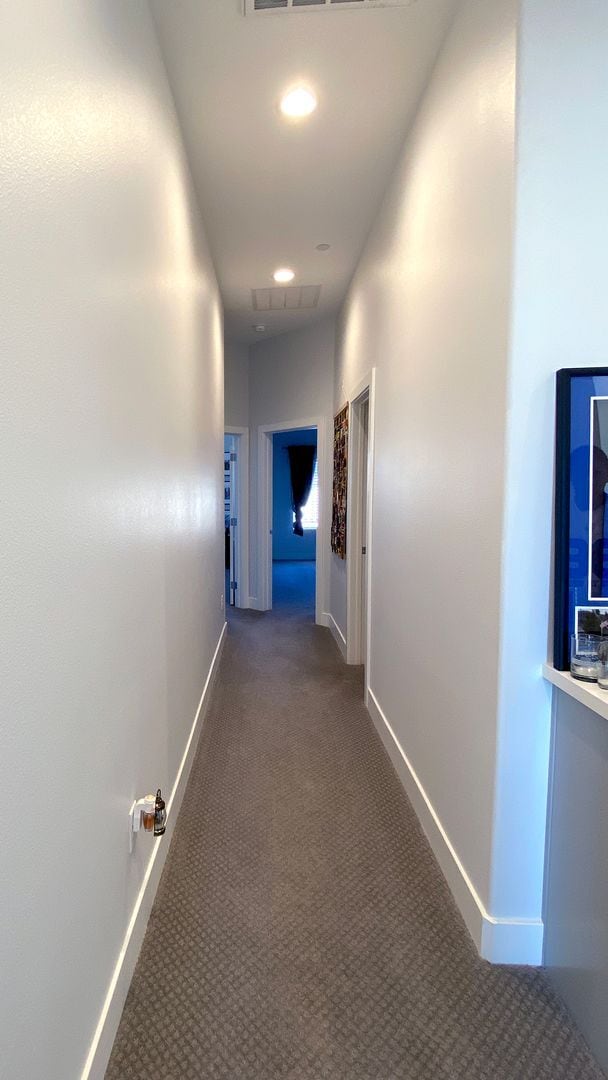 Building Photo - Spectacular 3 Bedroom Townhouse in Gate Community Near Sky Canyon and Centennial! Strip Views!