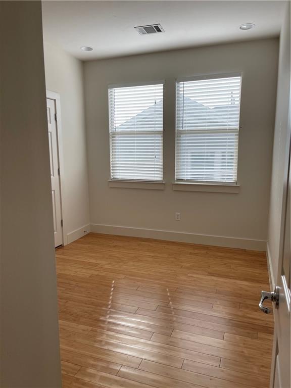 Building Photo - 3313 Thomas Kincheon St