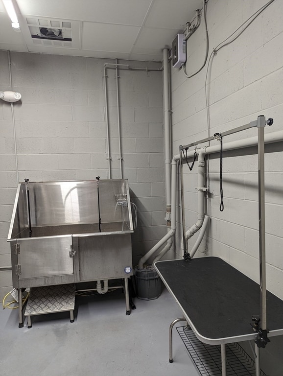 Building Photo - 3193 Washington St