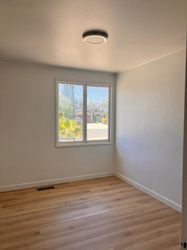 Building Photo - 14892 Donner Dr