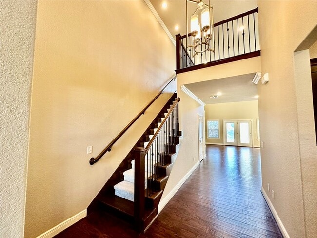 Building Photo - 6613 W Valley View Rd