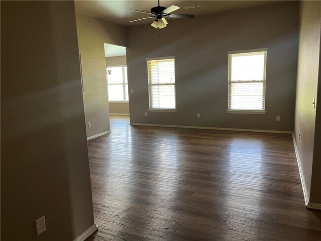 Building Photo - 2932 Cherry Knoll Cir